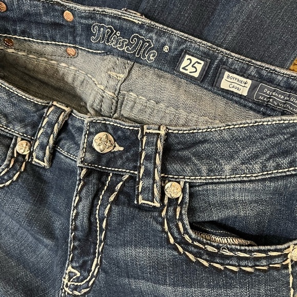 Miss Me distressed women’s Boyfriend Capri denim  blue jeans. - Picture 5 of 6